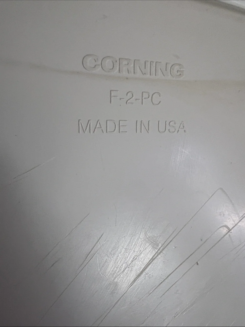 CORNINGWARE F-2-B ‘French White’ Casserole with Glass & Plastic Lids 2.8 Liters